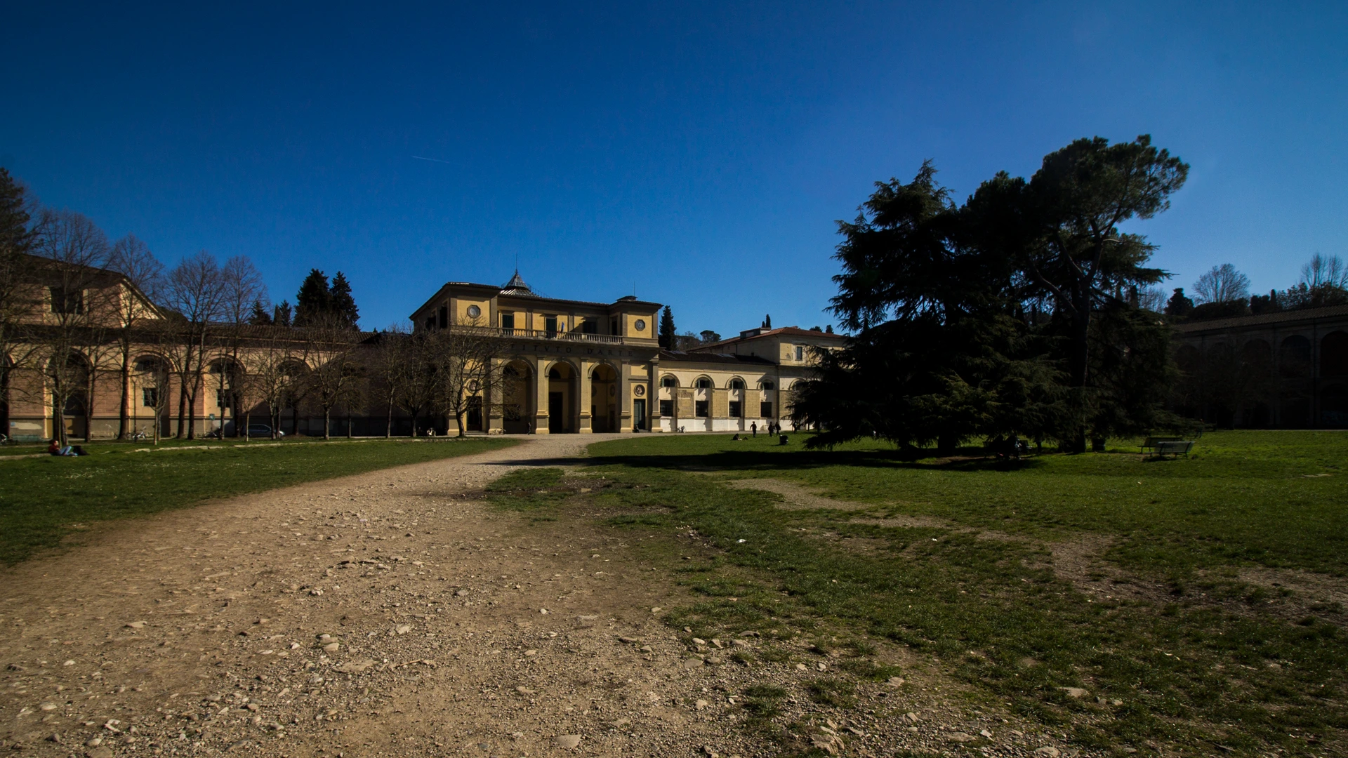 L’edificio dell’ex Istituto d’Arte di Porta Romana, oggi Liceo Artistico